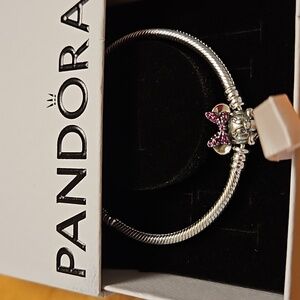 Brand new pandora bracelet Size 7 !
